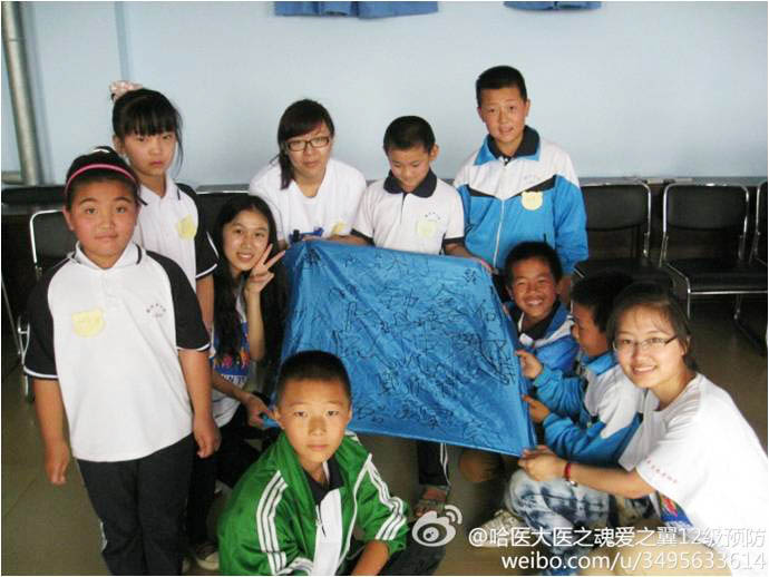 �����I�t(y��)�ƴ�W���t(y��)֮�ꡤ��֮����������`�Fꠣ� 7��8�Ձ��������I�p����(li��n)�d�WУ�M��֧�̻�ӡ��F�����ֽM�������ķ����������ӂ��ֳ��Ă�С�M���D��һ��С�M�ĺ��ӂ���꠆T������Ϻ��¿�̖�����֡�