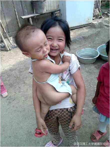 7��17�գ����������Є�(d��ng)���F(tu��n)�(du��)��η��(du��)��(du��)֧�̵ĺ��ӂ��M(j��n)���˼��L�����o���ӂ���ȥ�˺�(ji��n)�ε����һ���(du��)�T�f�����F(xi��n)�ڽK���˽⺢�ӂ�?y��u)�ʲô�?hu��)�t����߀�О�ʲô���С�С���֡���С���ڣ��@���ɽ·��ĺ��y�ߣ��еĺ����όW(xu��)ǰ߀���Ƚoţ��ݡ������D�ϵ�СŮ���mȻ���g���󣬵���ܵ��ѽ�(j��ng)ʮ�֋��졣