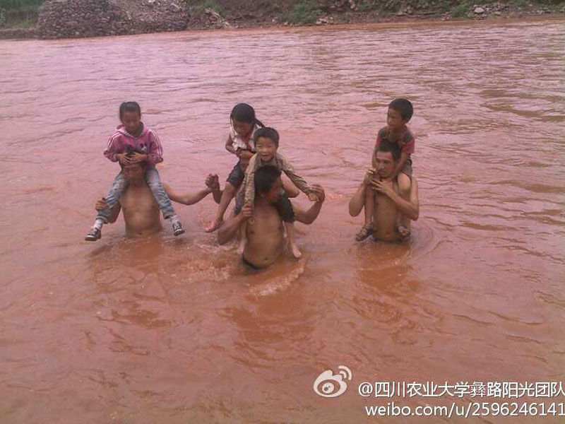 7��17�����Ĵ��r�I��W����·ꖹ⡱�Fꠁ���������ɽ��ϲ�¿h�ɺӿ���_չ֧�̻�����ɺӿ�悵�̎ƫƧ��ȫ��ĺ���ÿ�춼Ҫ���Ѓɂ���С�r�όW��;����Ҫ���^һ�l30�׌��ĺ������D������W�����Ӷ��^�R����ĺ�����