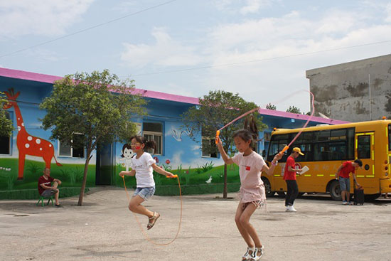 ���Ϲ��I��W�����Q�׌WԺ����ϵ�P�h�������ж�������������`꠵�����ʡƽ�ɽ���P�hѦ��悶��Ӝϴ���ӢС�W�_չ֧�̻�ӣ��e�k��ӢС�W��һ��Ȥζ�\�ӕ���׌�W���w���W��ƥ�˾��񡣈D�����K��ِ��