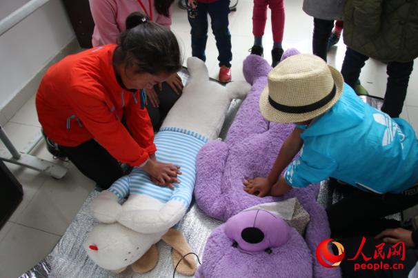 �V�|�t(y��)�ƴ�W(xu��)ů�L(f��ng)�Ї�(gu��)־Ը����(w��)�(du��)���Ĵ�ʡ�����ݿ����h�����l(xi��ng)���ʹ��_չ����־Ը����(w��)���̺��ӂ��ƌW(xu��)�\(y��n)��(d��ng)���p���\(y��n)��(d��ng)�p������ᘌ�(du��)�\(y��n)��(d��ng)��Ҋ�܂���r���ڼ����Ծȼ��ܡ��D�麢�ӂ����ò�ż����(x��)�ķΏ�(f��)�K�������ȼ��ȼ��ɡ����F(tu��n)�(du��)�ṩ��