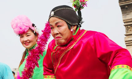 ���՝}�ϴ����һ���׻��(d��ng)���ʼ������L(f��ng)茹�����������������Ť������2��16�գ������һ�@�죬�}�Ͽh�e�����S����ʵĽ��^�Ļ����(d��ng)�����y(t��ng)���׶��˶������ζ����������Ⱥ���[�´����g�gϲϲ�^������׌��(ji��)�՝}�Ǹ��ӽk����ʡ���Ԕ��(x��)�� 