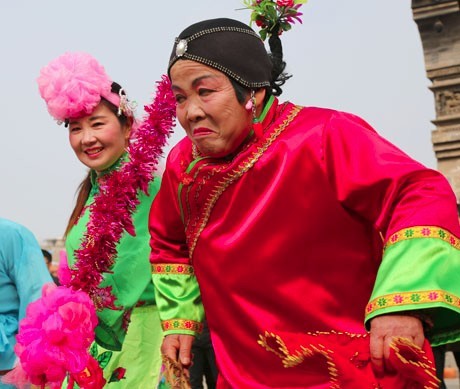 �����һ�����՝}�Ͽh�e�����S����ʵĽ��^�Ļ���ӣ����y���׶��˶�ʣ�����Ⱥ���[�´��� ���ո�ꖾW�ѡ��}��֮�ӡ� �z