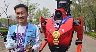 機器人半馬冠軍隊：明年爭取還拿第一